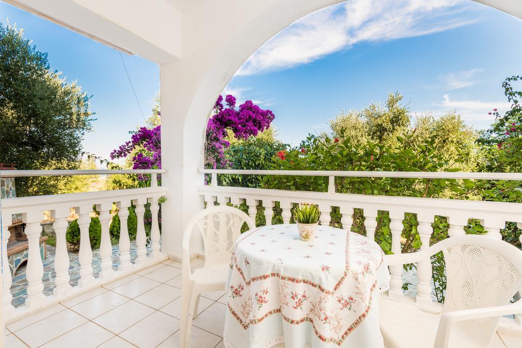 Tassos & Marios Apartments I Laganas Rum bild